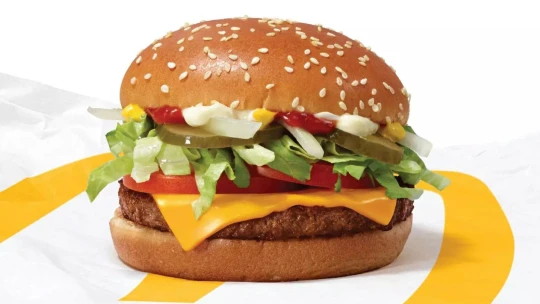 Americký McDonald’s končí s&nbsp;rostlinnými burgery. Evropě chutnají víc