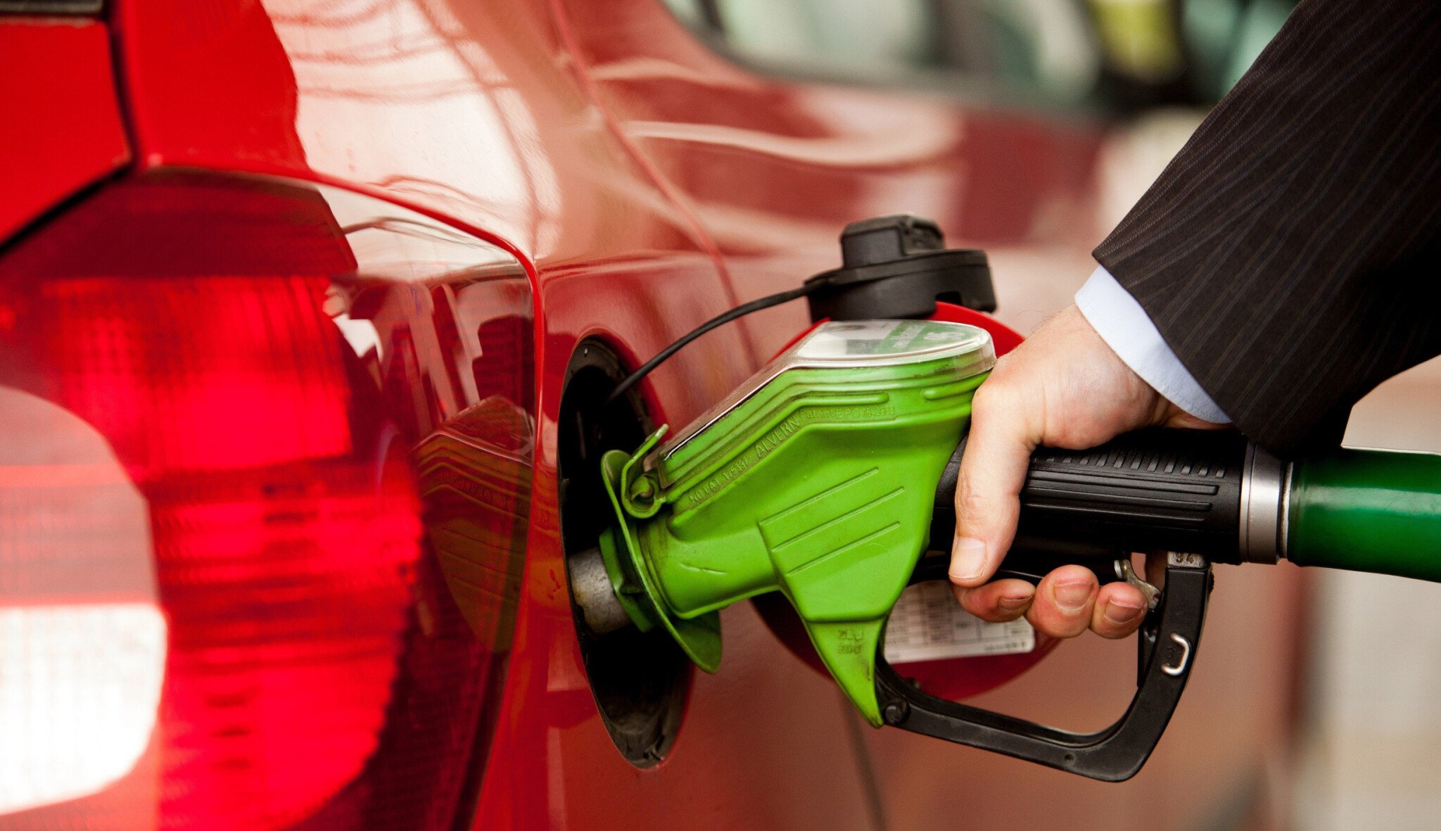 Benzin i nafta jsou nejdražší za téměř sedm let. A cena dál roste