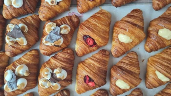 Croissanty od Prokopa. Strojař jich v&nbsp;centru Prahy upeče i&nbsp;250 denně