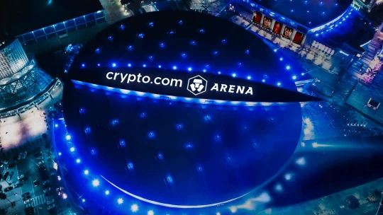 Crypto.com tapetuje svět a&nbsp;získává slavnou arénu. Nad firmou ale visí otazníky