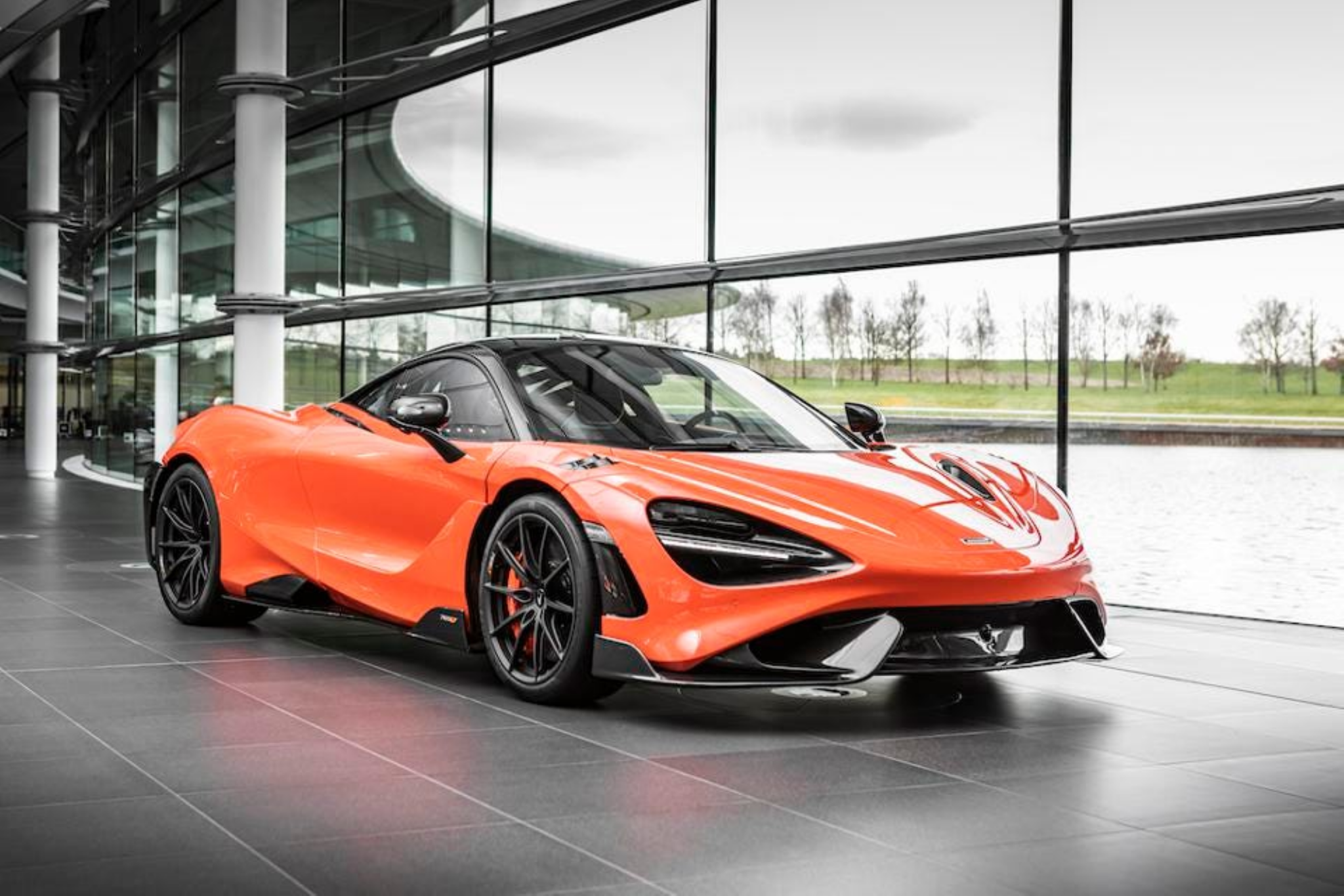 Německé automobilky Audi a BMW se zajímají o koupi McLarenu