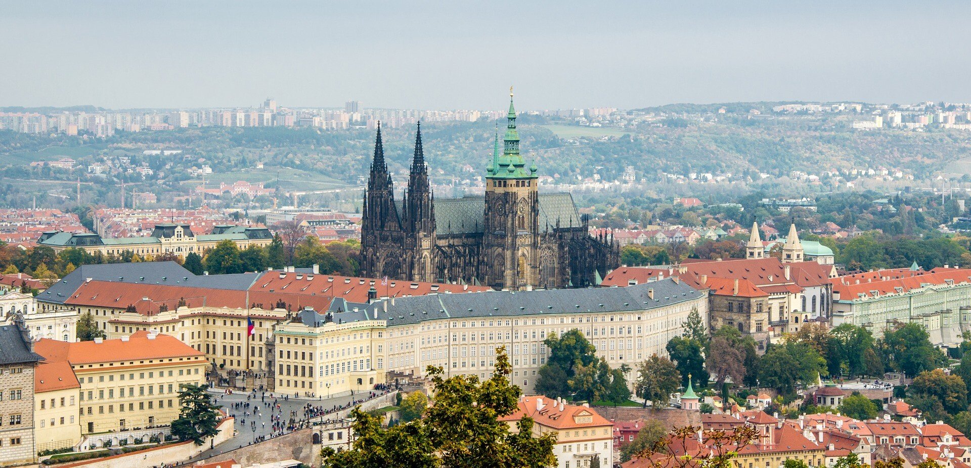 Fronty na Pražský hrad zmizí. Nový prezident souhlasí se zmírněním bezpečnostních opatření