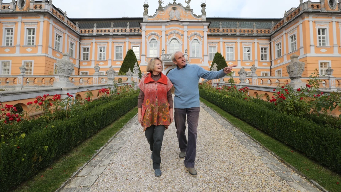 Socha Stalina i muzeum klobouků. Zámek je hlavně o práci, říkají majitelé Nových Hradů