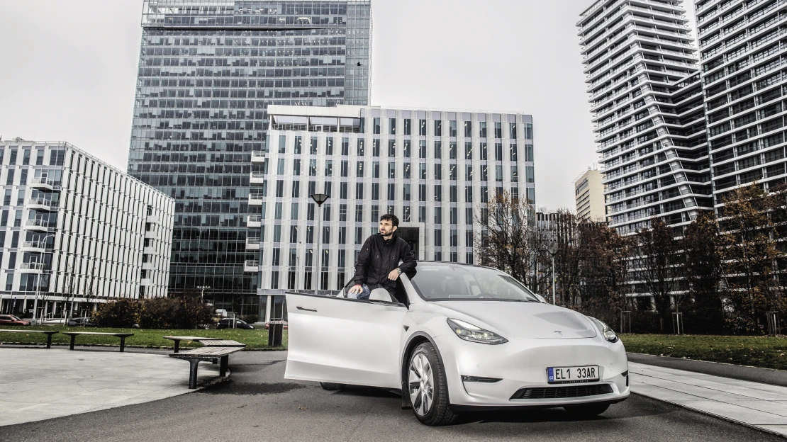 Tohle má být nejprodávanější auto světa.  Strohé, pohodlné, jiné. Prostě Tesla Model Y