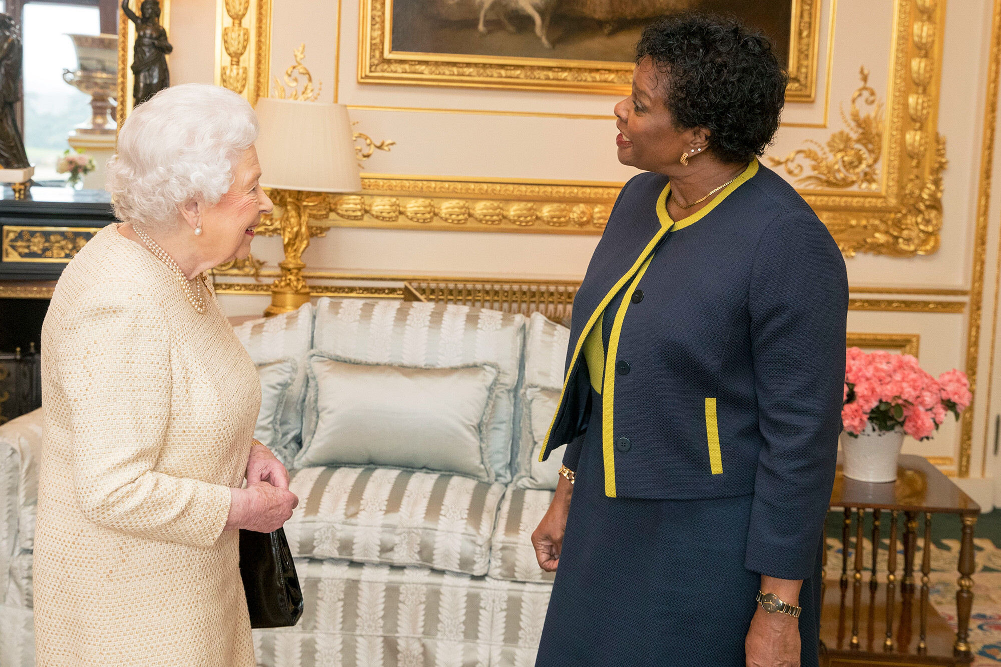Královna přišla o Barbados. Řada ostrovanů ji ale dál respektuje jako svou panovnici