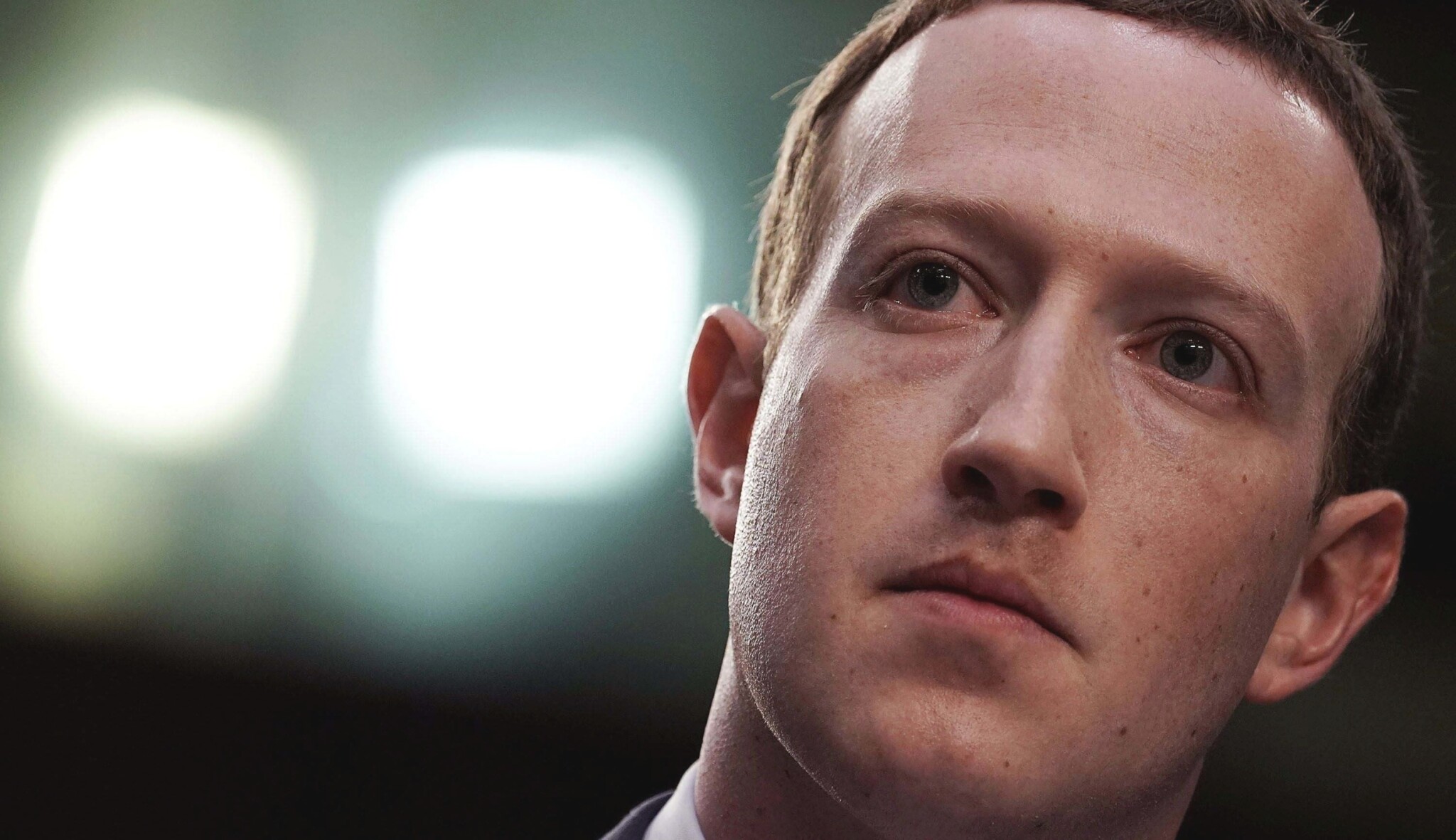 Továrna na nenávist. Facebook Papers obnažují Zuckerbergův byznys