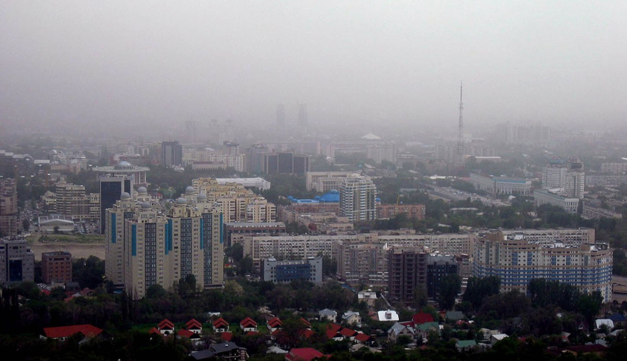 Kazachstánem zmítají nepokoje kvůli zdražení plynu. V zemi byl vyhlášen výjimečný stav