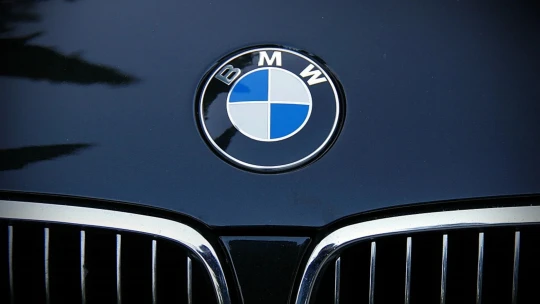 Německá automobilka BMW zhoršila výhled. Její akcie výrazně oslabily