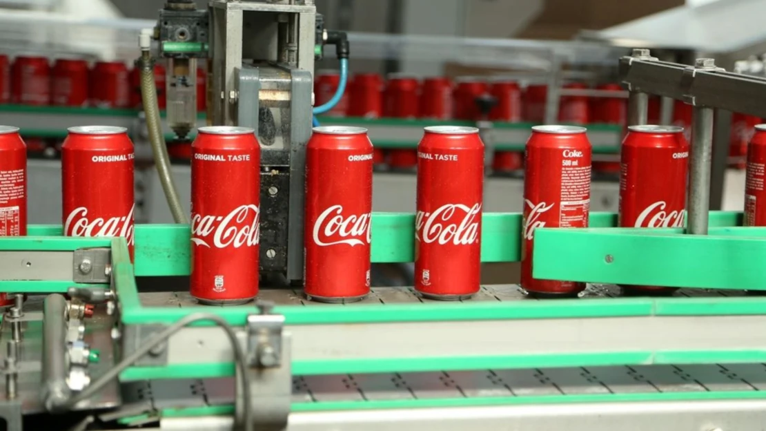 Coca-Cola rozšiřuje byznys s alkoholem. Chystá se vyrábět nové koktejly v plechovkách