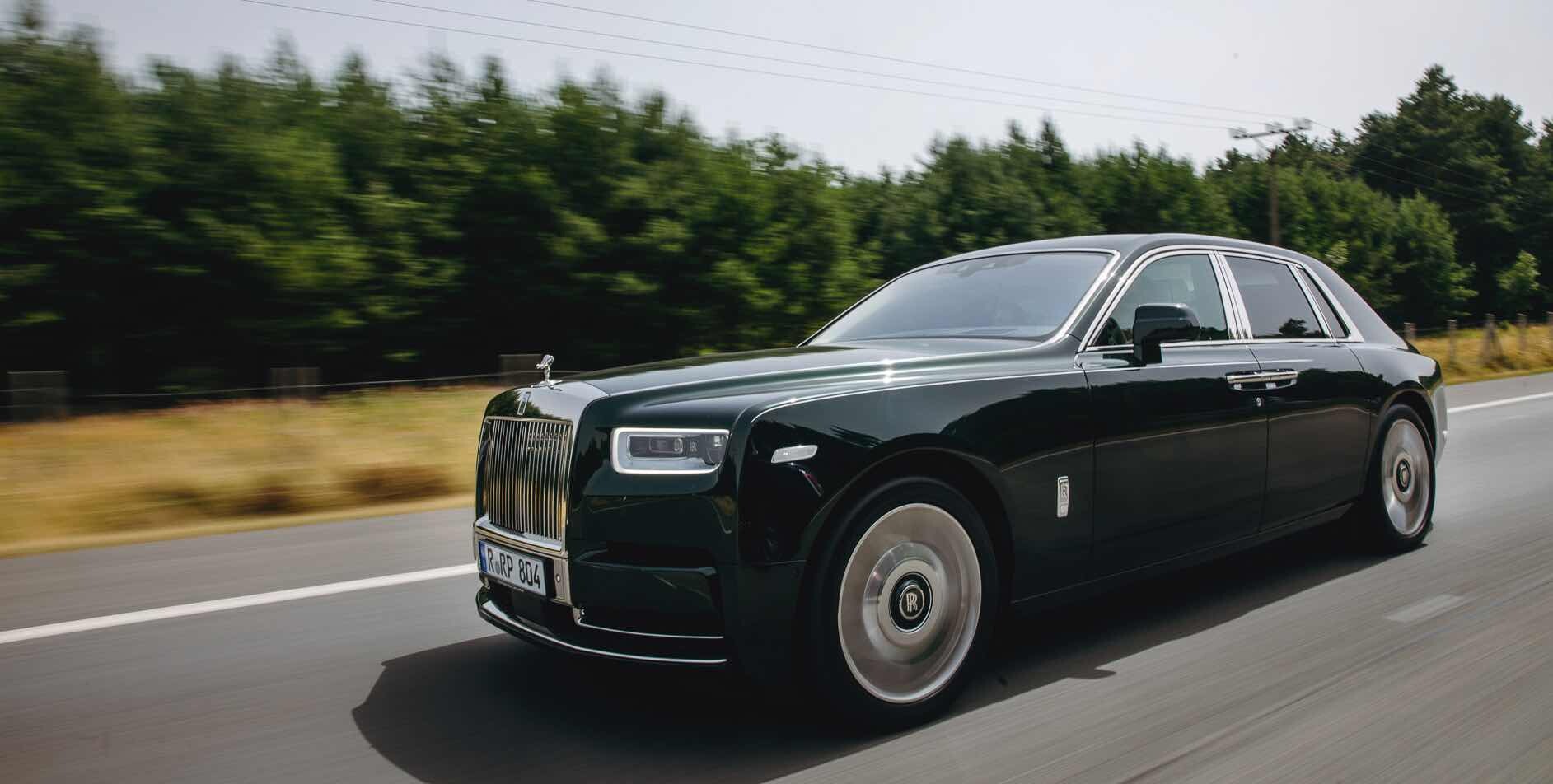 Rolls-Royce hlásí nejlepší rok své historie a chystá se na elektrickou budoucnost