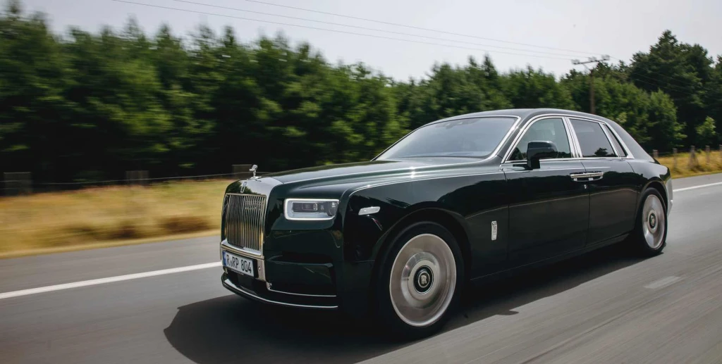 Rolls-Royce hlásí nejlepší rok své historie a&nbsp;chystá se na elektrickou budoucnost