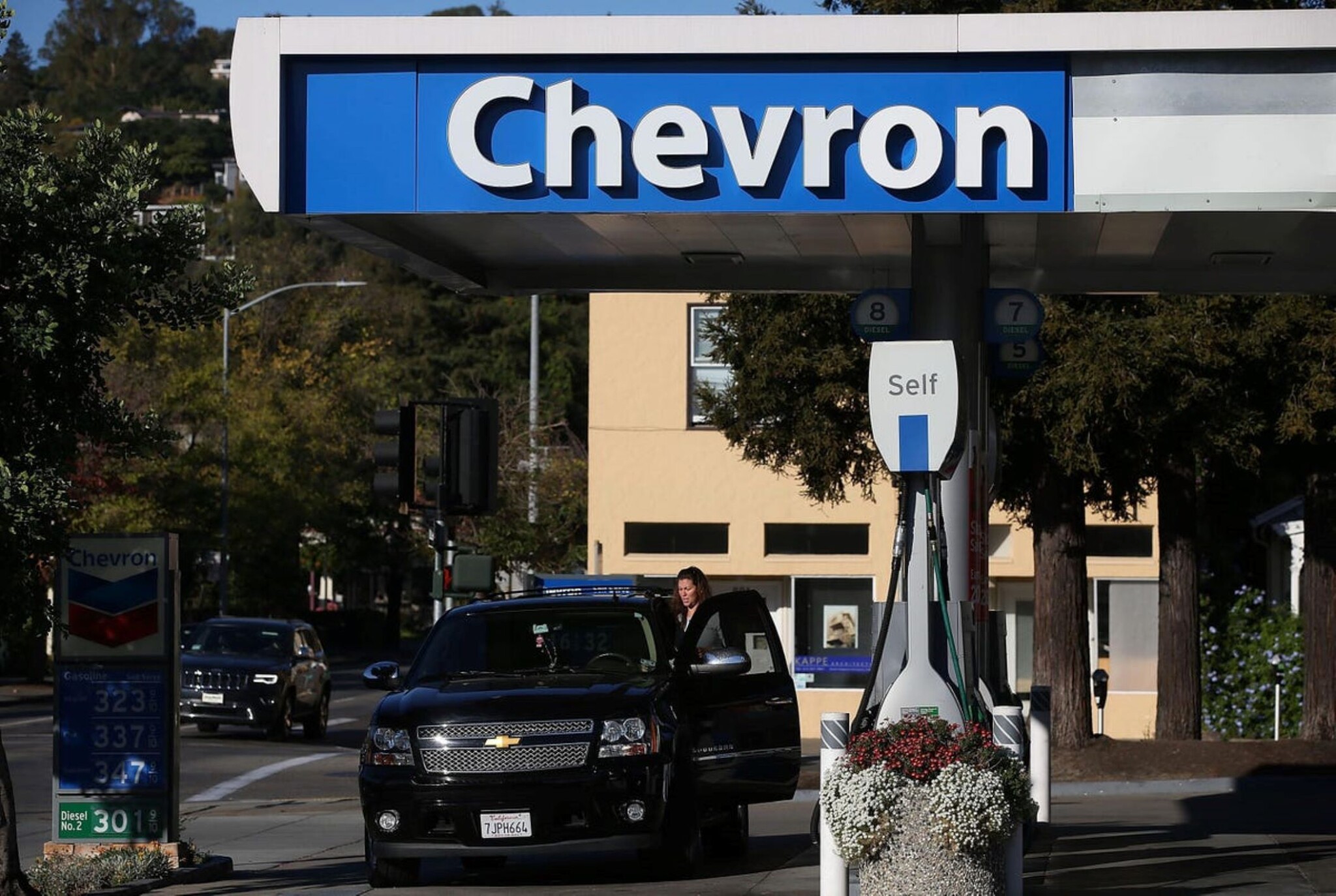 Ropný gigant Chevron investuje do alternativních paliv. Koupí výrobce bionafty Renewable Energy