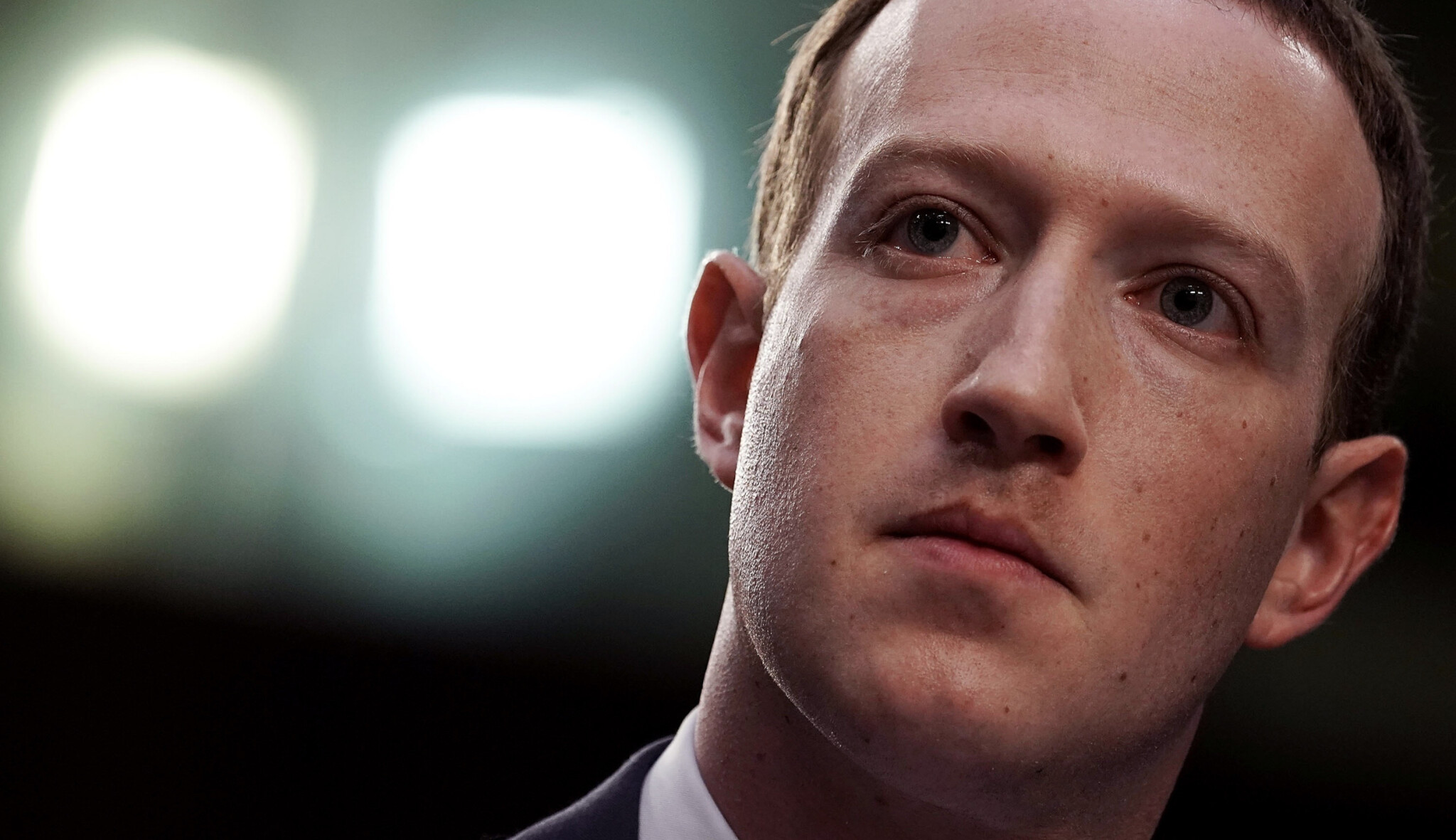 Zuckerberg míří před soud. Šéfa Mety dohnala kauza Cambridge Analytica