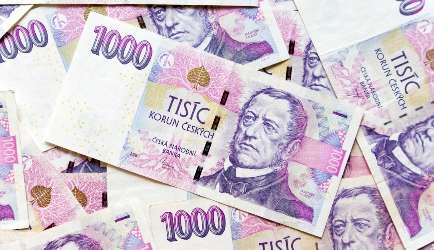 Minimální mzda vzroste na 18 900 korun. Zvednou se i čtyři z osmi zaručených mezd