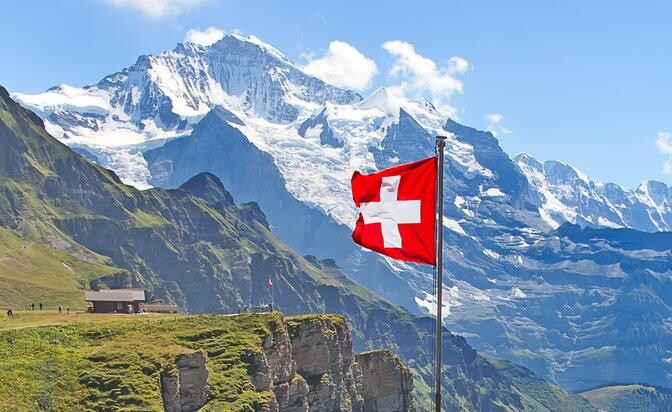 Neutrální Švýcarsko podepsalo kontroverzní kontrakt. Nakoupí 36 amerických stíhaček