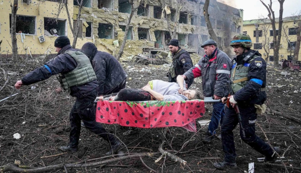 Válečných zločinů na Ukrajině přibývá. Díky technologiím je však více důkazů než kdy dřív