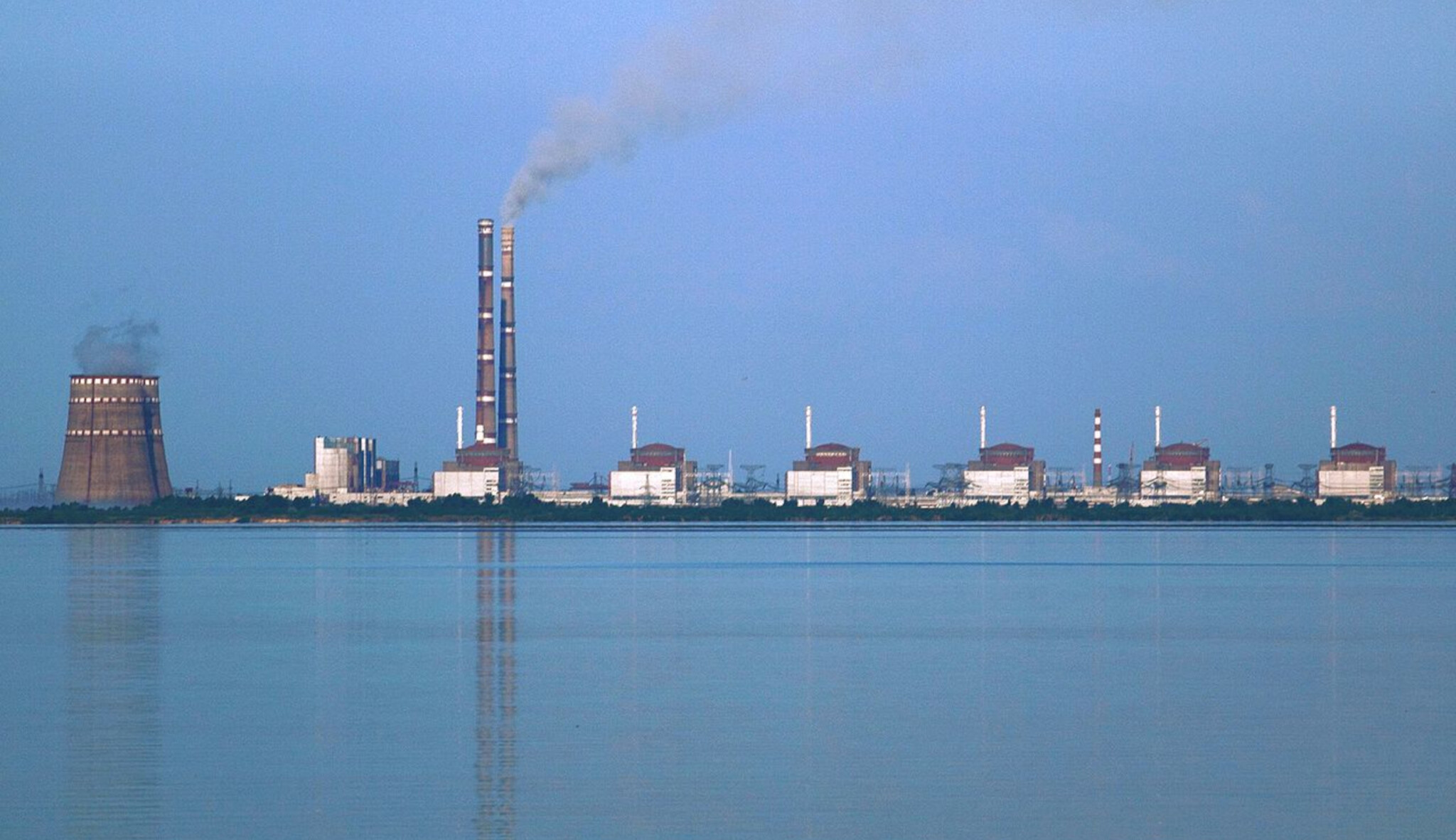 Po ruských útocích hořelo v ukrajinské jaderné elektrárně. Požár se podařilo uhasit