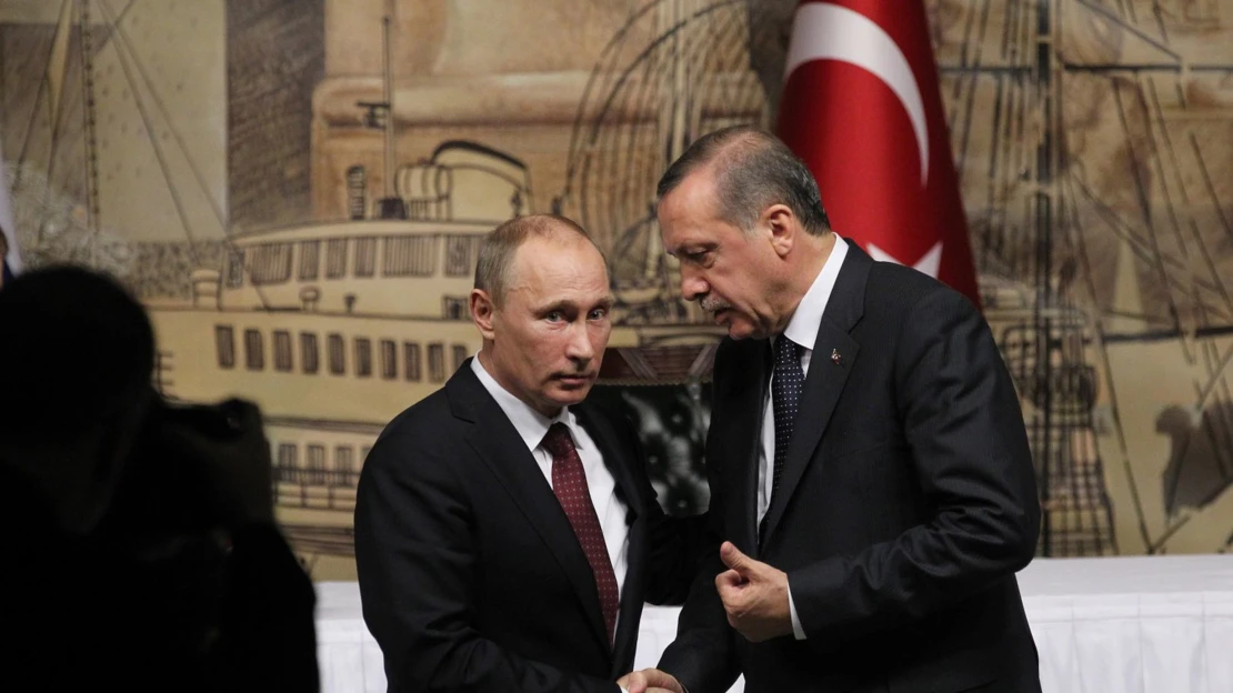 Rusko zastaví invazi, jen pokud Ukrajinci přestanou bojovat, řekl Putin Erdoğanovi