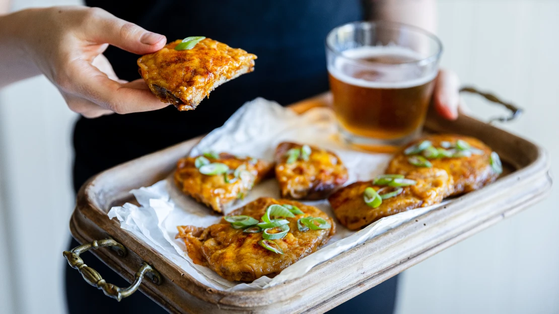 Pivo, čedar & hořčice. Ostrovní prasárnička Welsh rarebit potěší nejen v dešti a zimě