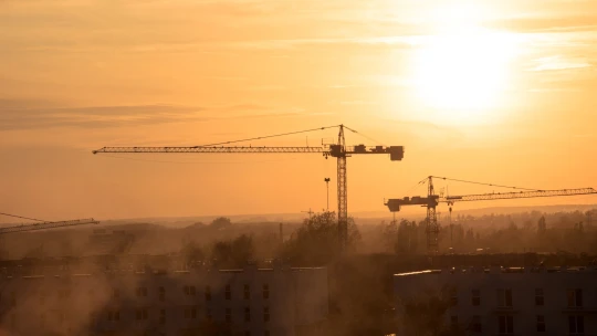 Praha chce stavět tisíce městských bytů. Na zmírnění růstu cen to ale stačit nebude