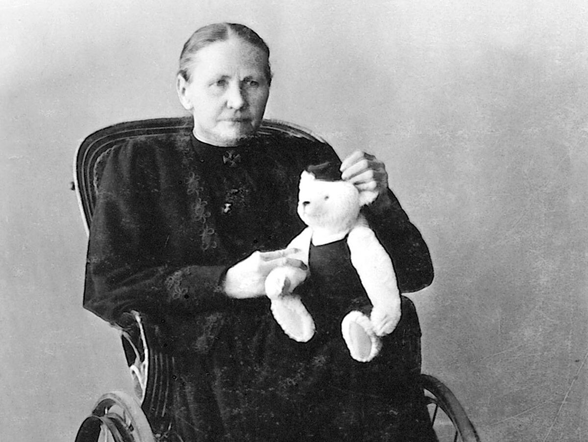 Teddy bear má 120 let. Margarete Steiff dala světu plyšového medvěda a odvahu snít
