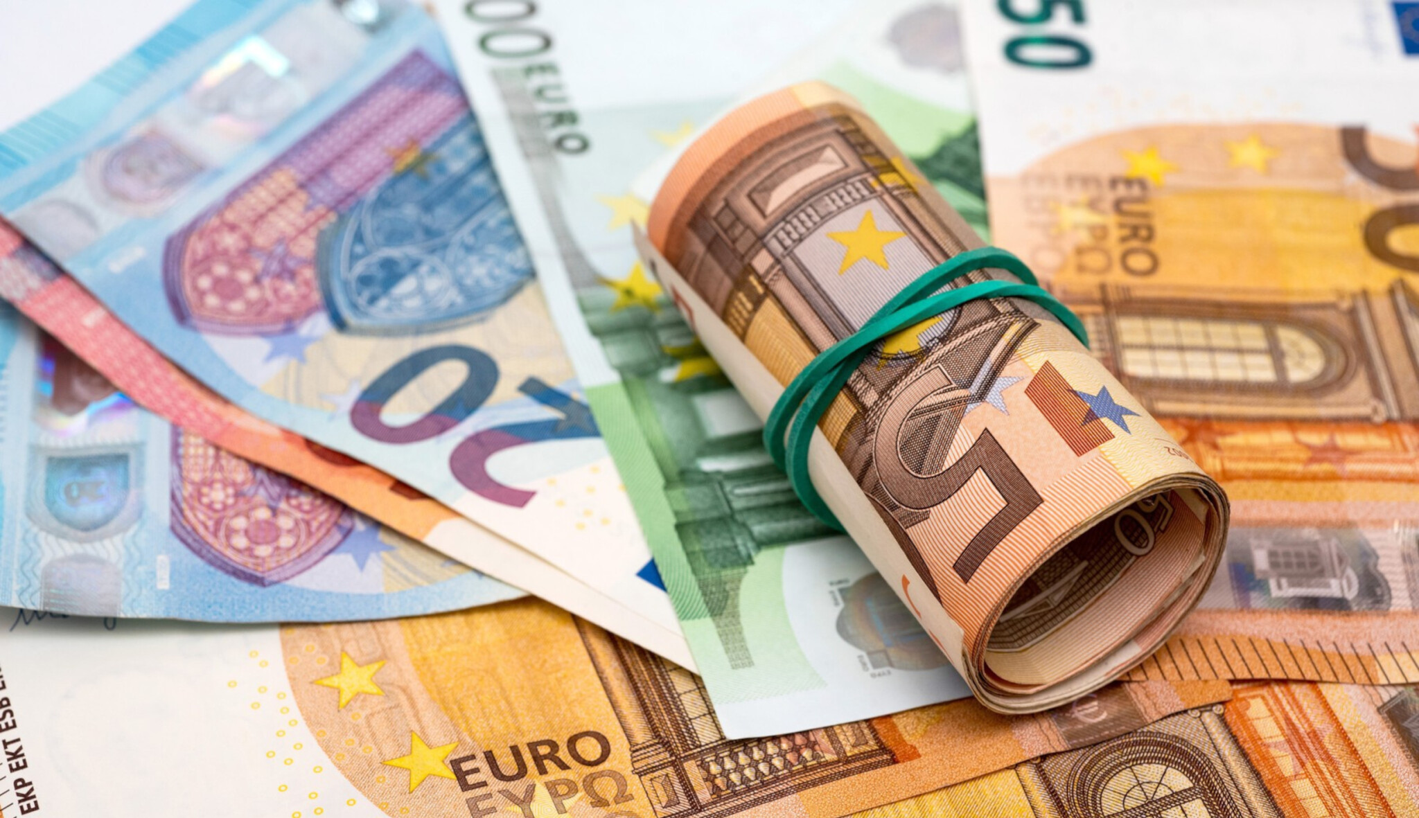 Daně a účetnictví v eurech? Stanjurův návrh je jen kosmetická zbytečnost, zní z firem