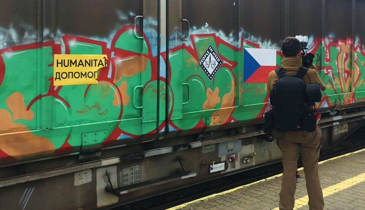 Humanitární linka Praha–Kyjev. Jak vypadá cesta na trati s českou pomocí Ukrajině
