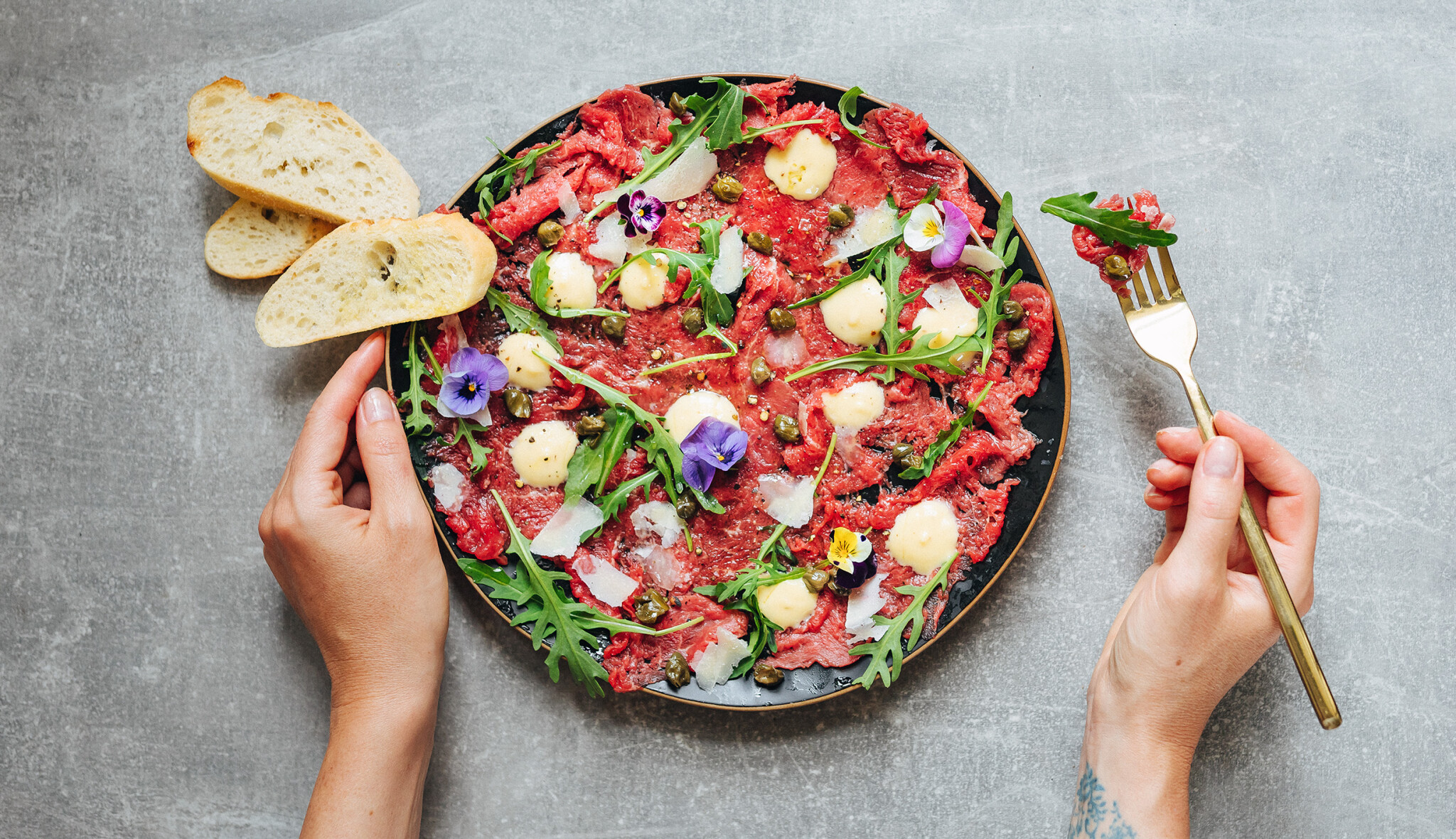 Barbarství nebo gurmánství? Dokonalé carpaccio & lanýžová majonéza vám odpoví