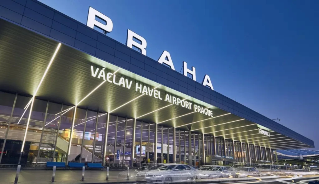 Místo Moskvy Rijád. Pražské letiště pomáhají spasit Arabové