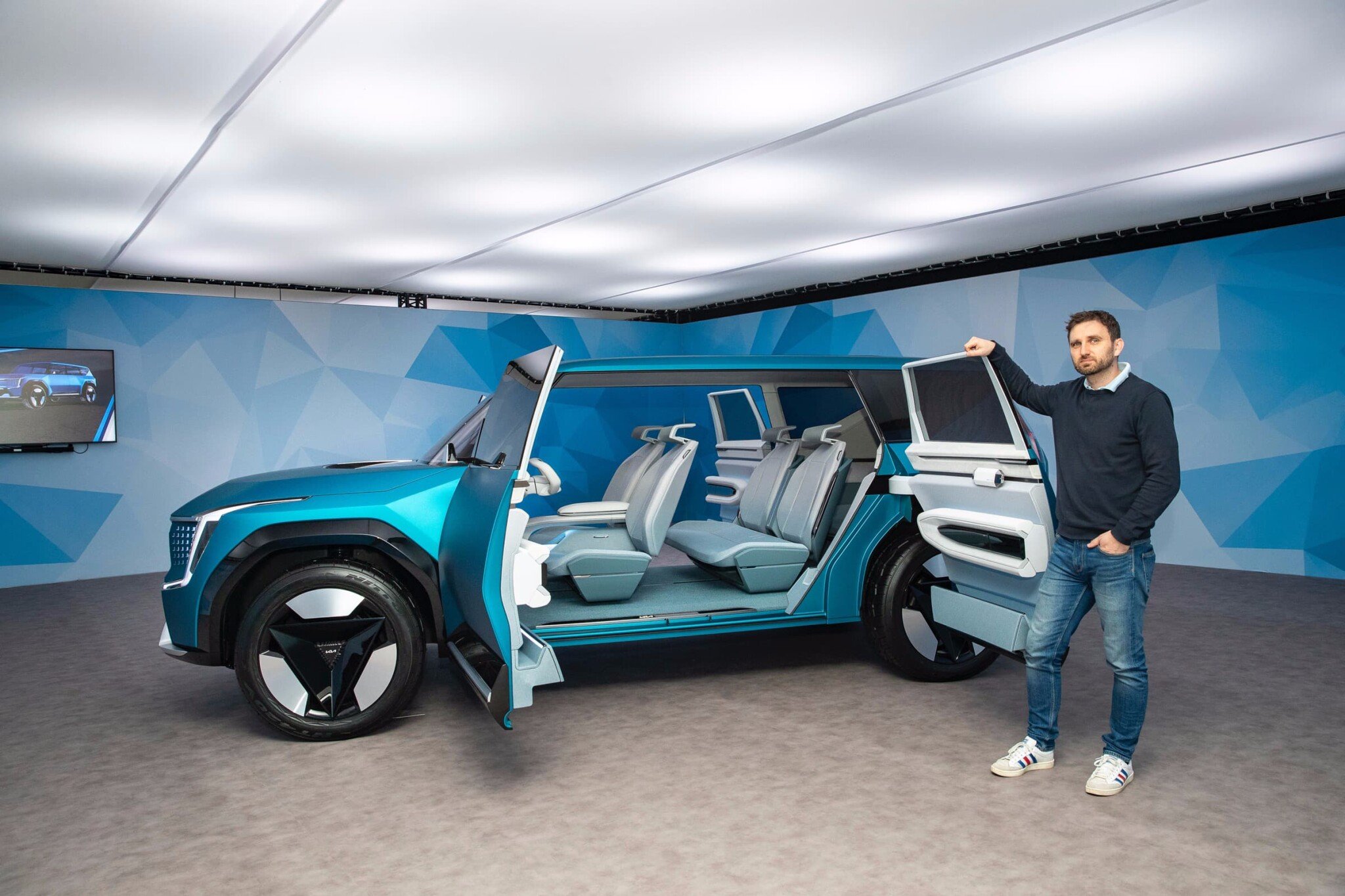 Automobilová e-budoucnost made in USA. Vyzkoušeli jsme si, co umí