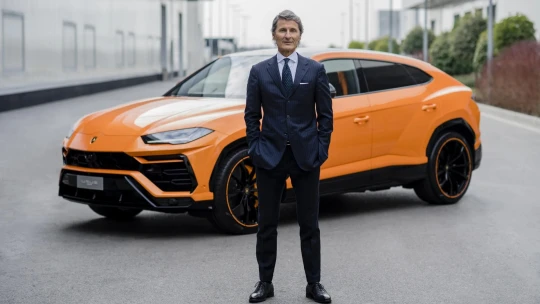 Urus nás nakopl. Prodáváme víc aut, než dokážeme vyrobit, říká CEO Lamborghini