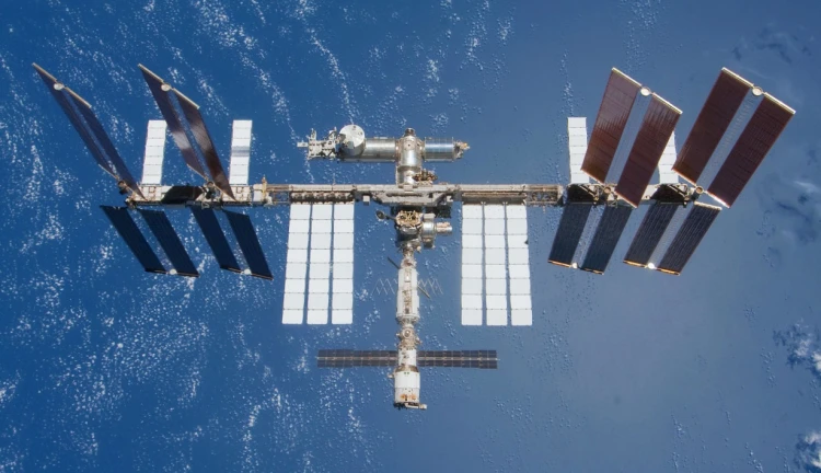 Mezinárodní vesmírná stanice na oběžné dráze Země