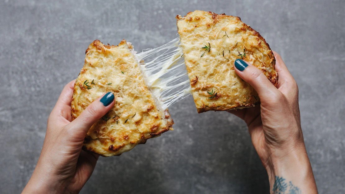 Křupavý gentleman. Vdechněte včerejšímu chlebu během pár minut nový život v podobě božského sendviče croque monsieur