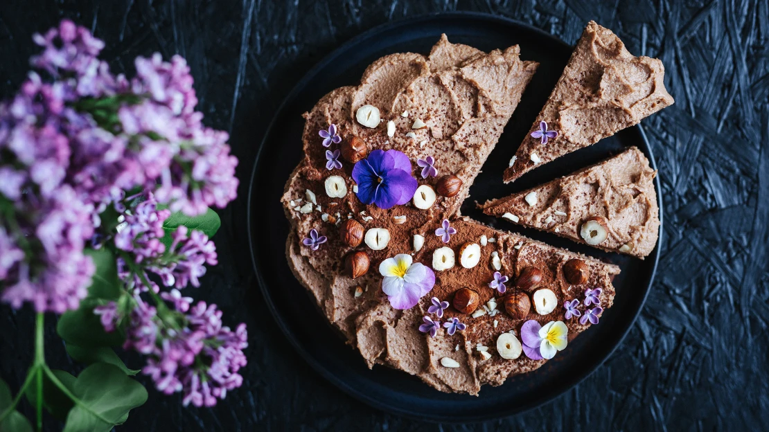 Čokoládová dekadence. Lískooříškový brownie koláč bez mouky & bez másla