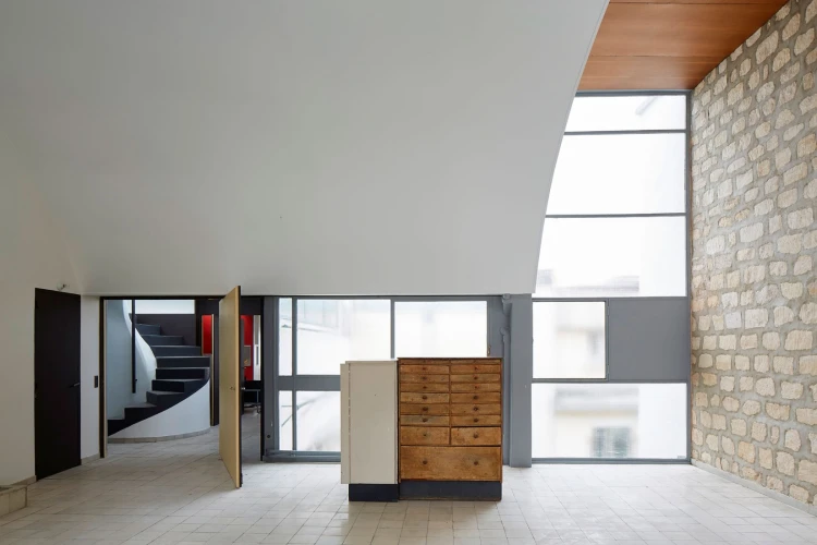 Stavět ze světla. Le Corbusierův apartmán v&nbsp;Paříži udiví speciálním kouzlem