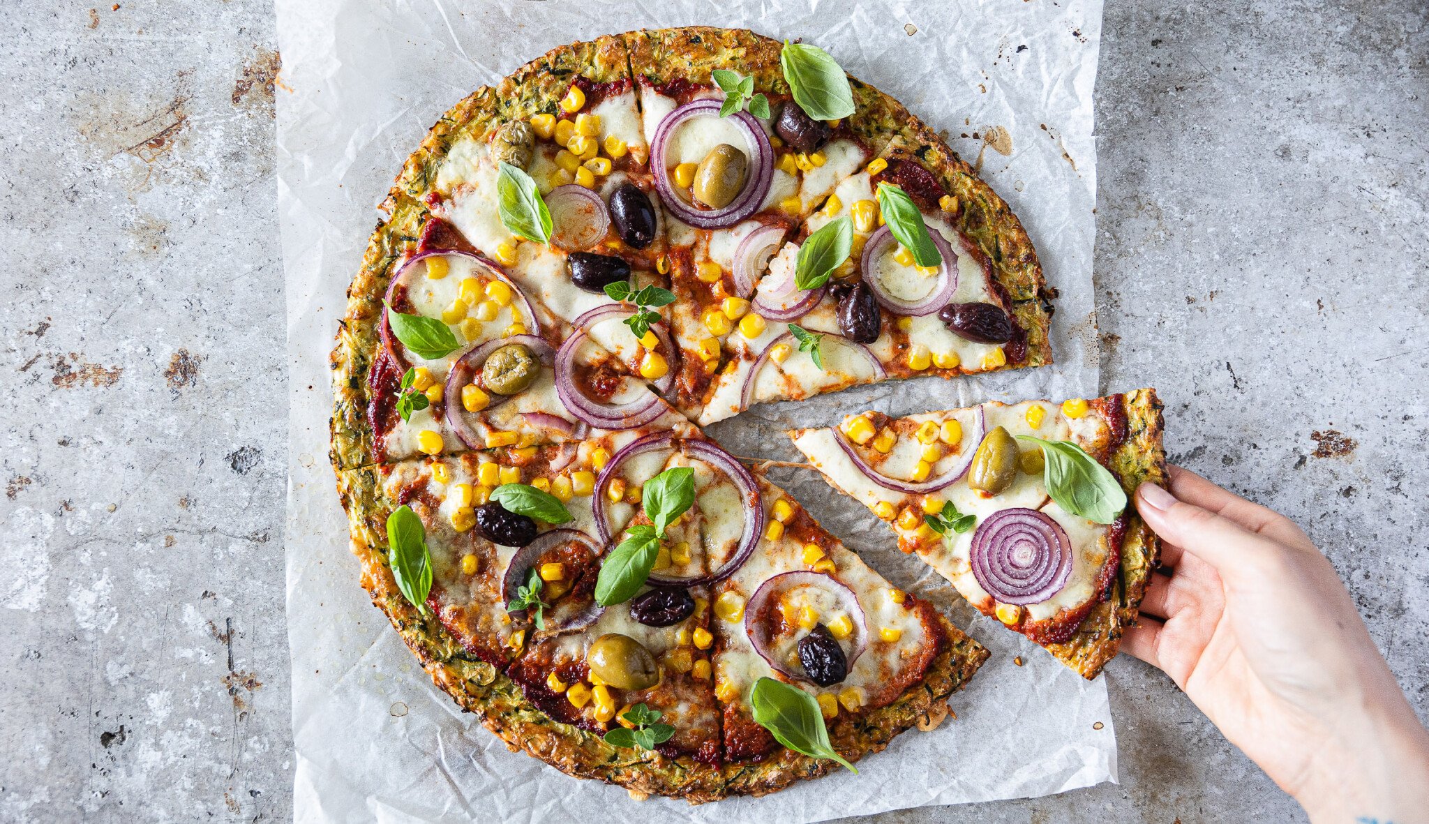 Pondělí bez masa & lepku: perfektní cuketová pizza bez mouky