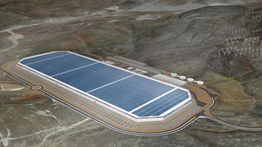 Souboj o&nbsp;gigafactory jde do finále. Jak vidí šance Česka zástupci Velké čtyřky?