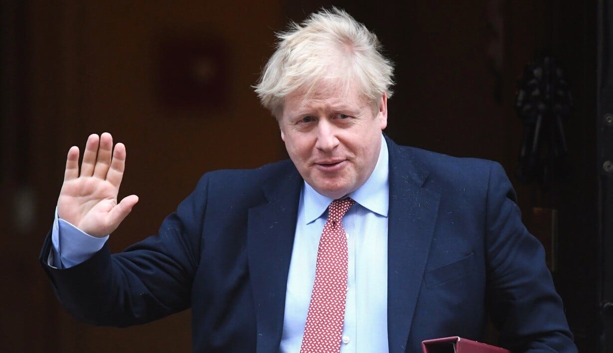 Britský premiér Johnson končí. Zbavila se ho vlastní strana