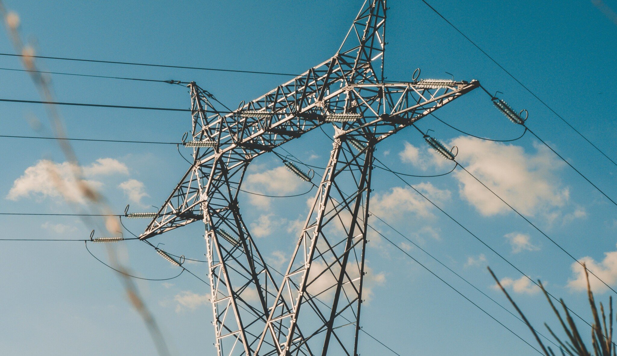 Burza pod napětím. Jak vzniká cena elektřiny a jak ji lze regulovat?