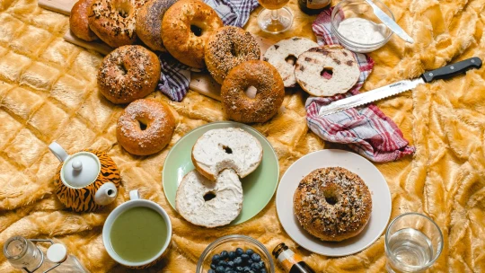 Kousek New Yorku na Letné. V&nbsp;Ezra’s Bagels dělají pečivo stejně jako v Americe