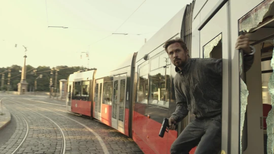 Pražské kulisy, režiséři Avengers, pět miliard a&nbsp;Gosling. Nejdražší film Netflixu je tu