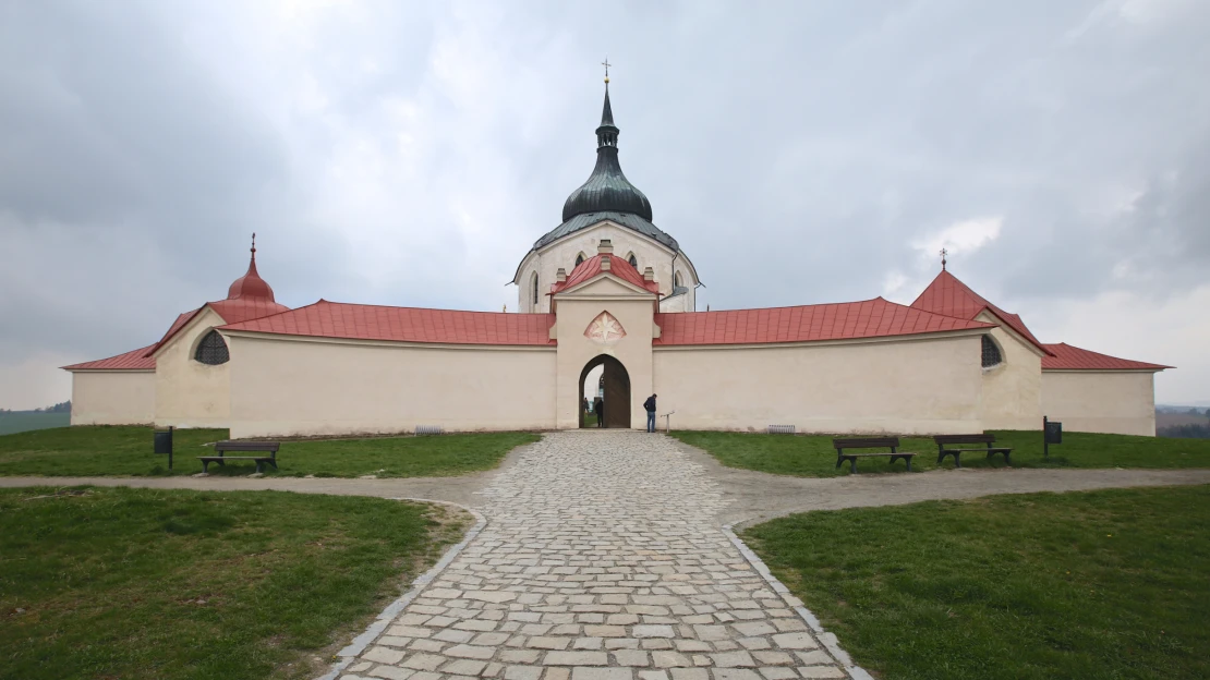 Tři sta let dominantou. Geniální Santiniho Zelená hora je po rekonstrukci a slaví