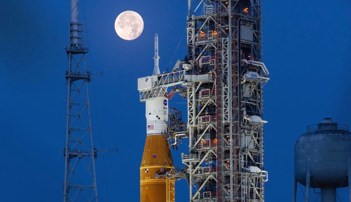 Z Floridy odstartovala raketa Artemis I. Modul Orion obletí Měsíc a vrátí se na Zemi