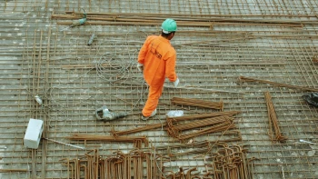 Menší developeři šlapou na brzdu. Někteří prodávají své projekty větším hráčům