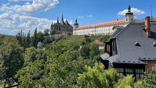 Guide to Kutná Hora: Cesty do svaté Barbory vedou přes úchvatnou galerii i&nbsp;skvělé kavárny