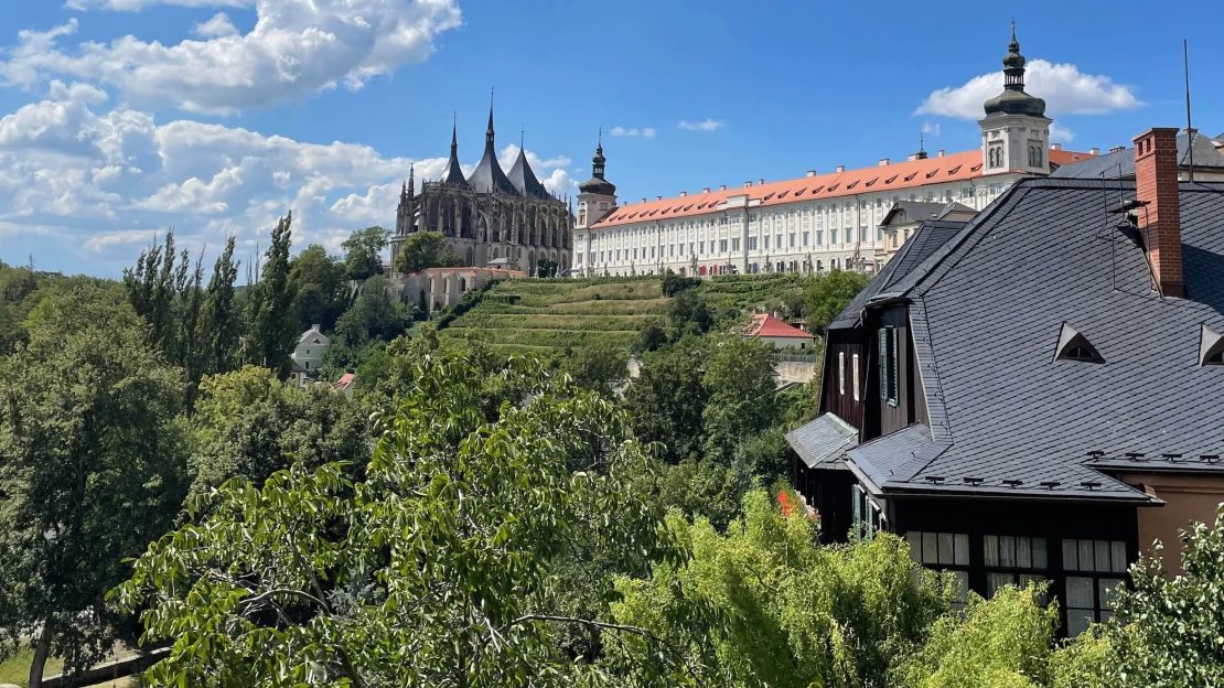 Guide to Kutná Hora: Cesty do svaté Barbory vedou přes úchvatnou galerii i skvělé kavárny