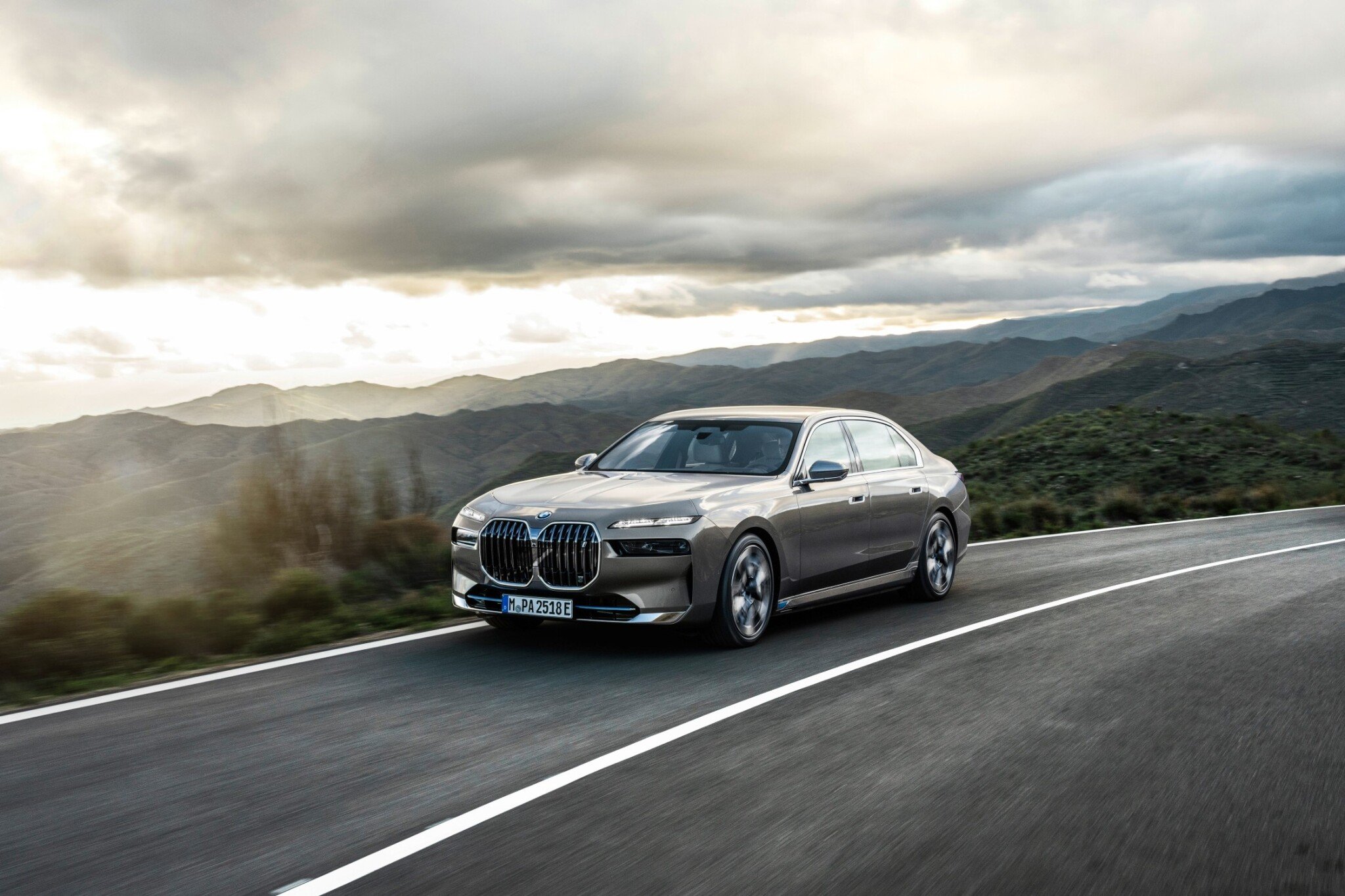 BMW letos očekává nárůst odbytu. Zajistit ho mají elektromobily a luxusní vozy