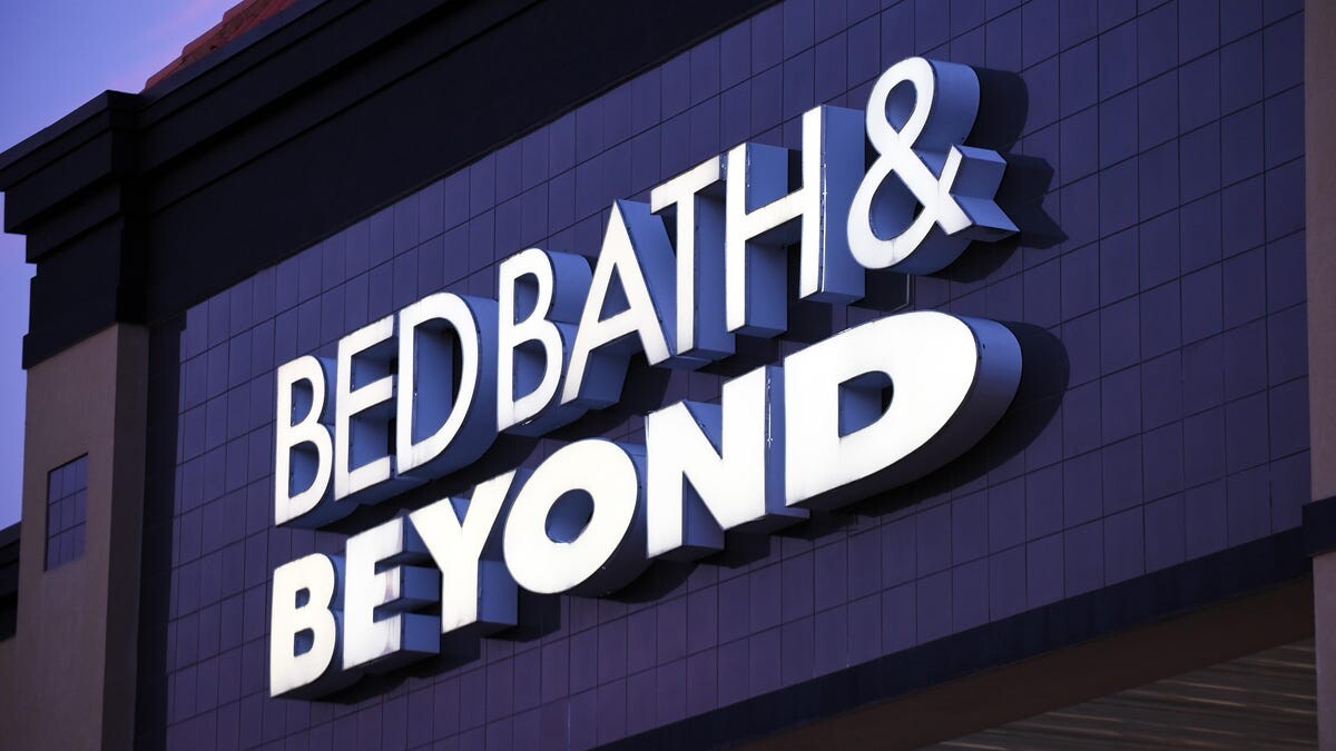 Konec meme legrace. Finanční ředitel Bed Bath & Beyond spáchal sebevraždu