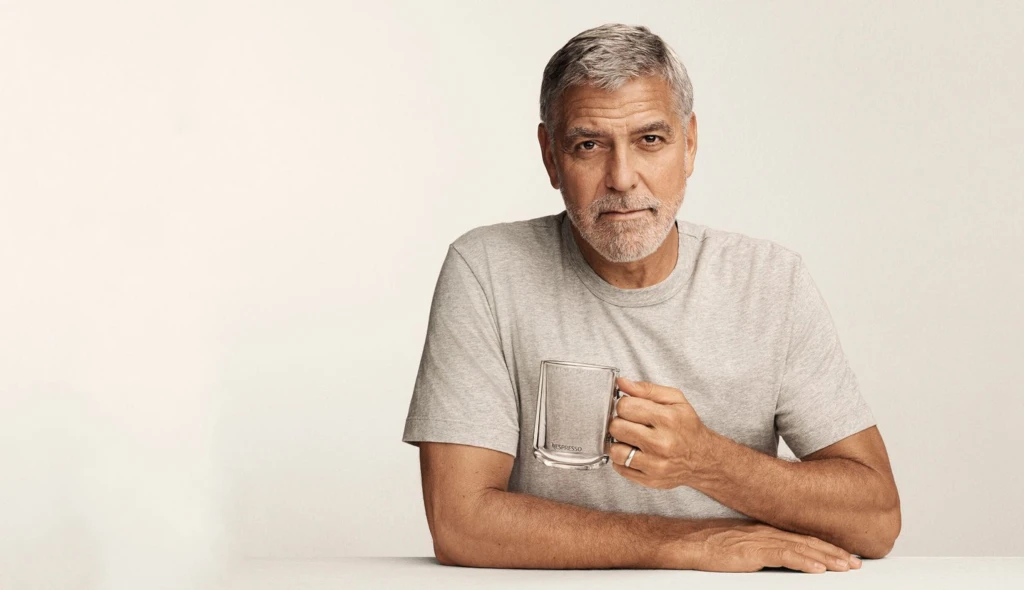 Proč Clooney na plakátech drží prázdný hrnek? Káva je v&nbsp;ohrožení, říká coffee ambasadorka