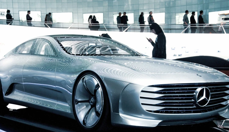 Futuristický Mercedes